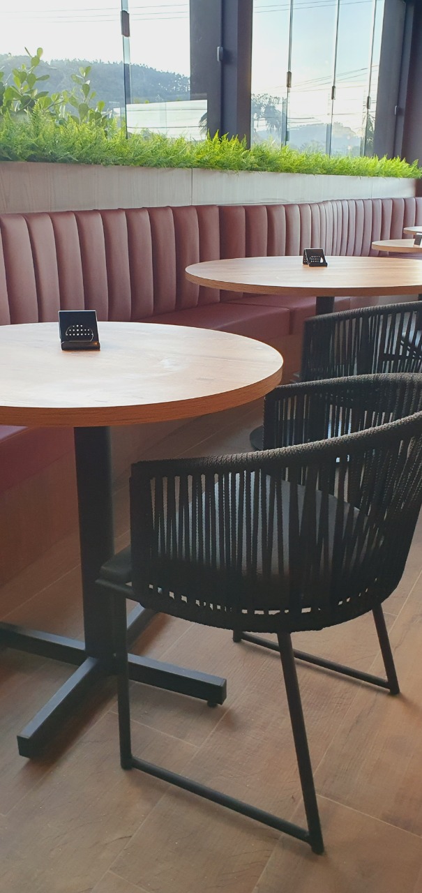 Sofá booth estofado para restaurantes e lanchonetes – Chair & Table Blog –  Cadeiras e Mesas